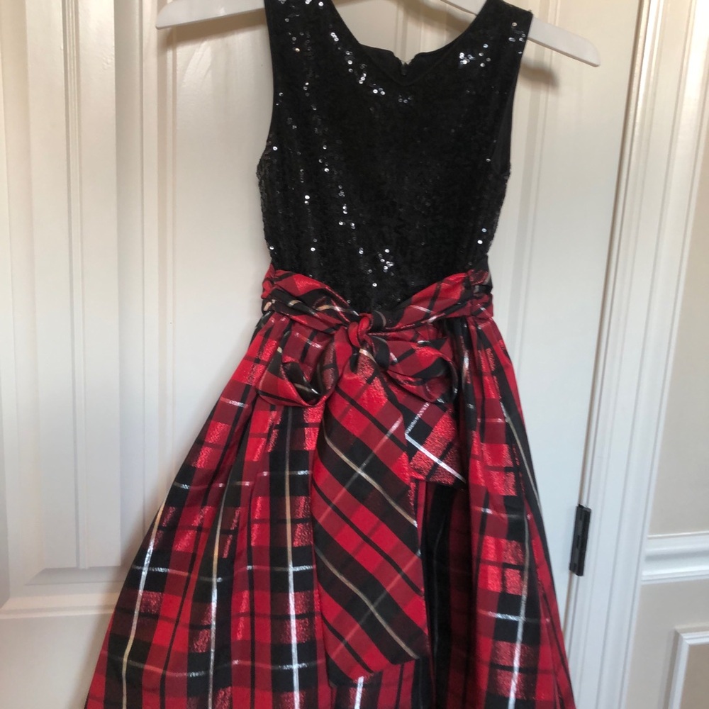 Beautiful girls  Xmas dress!!